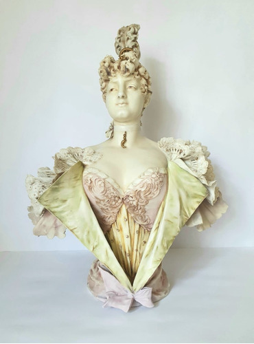 Busto De Porcelana Austriaca Marca Turn Teplitz Bohemia 