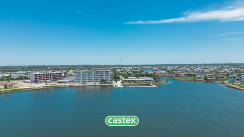Lote Al Agua En Venta, En El Barrio Costas De Puertos. Escobar.