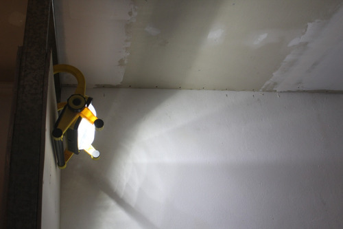 Luz De Trabajo 12leds 1260 Lum Regulable 18v 4000mah Barovo