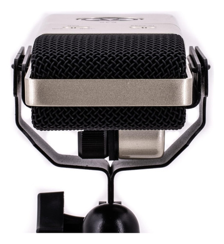Microfone condensador de áudio CAD