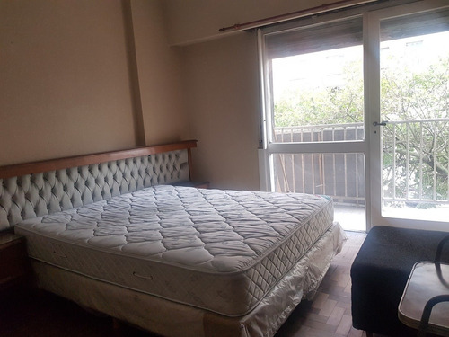 Departamento De 2 Amb A La Calle Con Balcon En Venta -