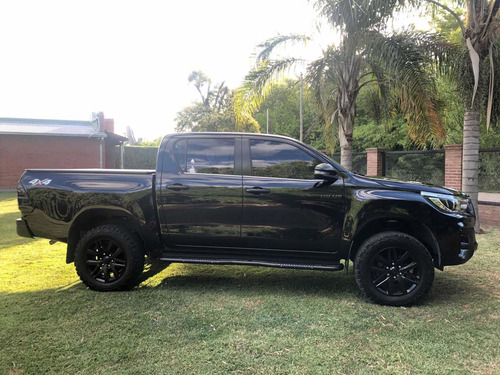 Toyota Hilux 2.8 Cd Srx 177cv 4x4 At 2017
