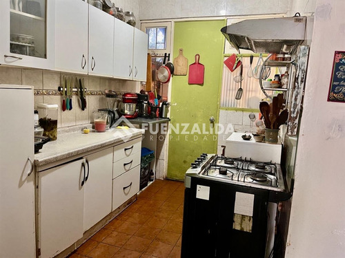 Casa En Venta De En La Reina. 376/ 119 Mts.uf 6.700