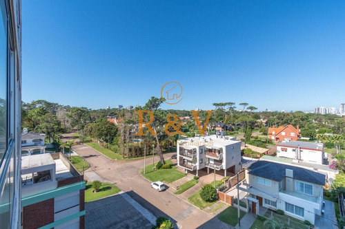 Imagen 21 de 23 de Apartamento De Dos Dormitorios En Venta Reciclado En Venta