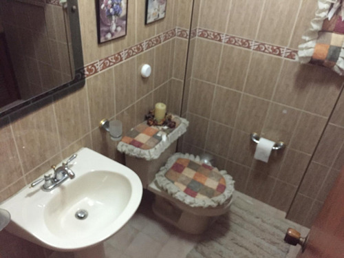 Dennymar, Vende Hermosa Casa En Urbanizacion Privada En Cabudare Posee 3 Habitaciones 5 Baños Con Seguridad Las 24 Horas Del Dia B5a5877