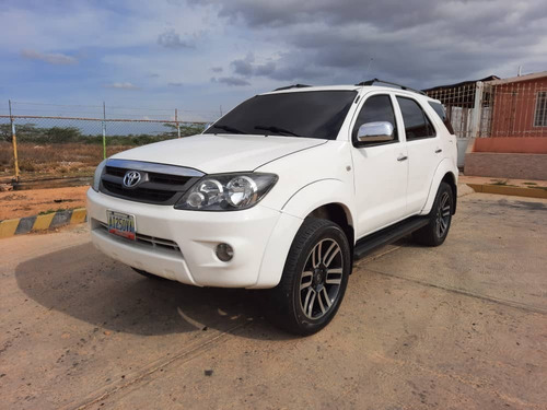 Imagen 1 de 14 de Toyota Fortuner