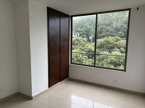 Edificio En Venta En El Ingenio Iii. Cod V8562