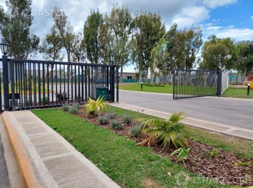 Imagen 2 de 9 de Lote A La Venta, Santa Lucía, Pilar Del Este.