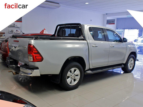Imagen 9 de 25 de Toyota Hilux Srv 4x2 Turbo Diesel 2.8 2018 Excelente!!