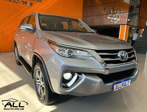 Toyota Hilux SW4 2.7 SR 7 LUGARES 4X2 16V FLEX 4P AUTOMÁTICO