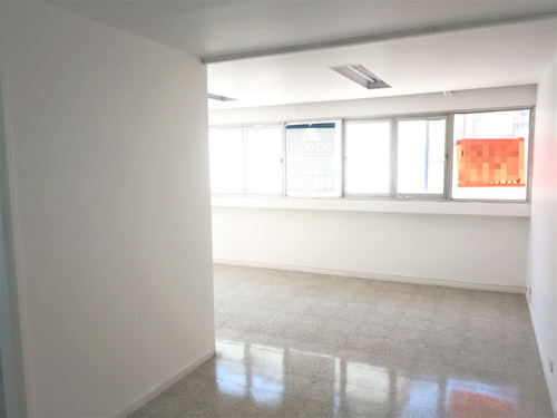 Imagen 2 de 11 de Oficina En Venta En Medellín Avenida Oriental