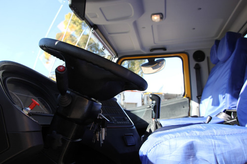 Grua Sobre Camion Liugong De 70 Y 75 Toneladas