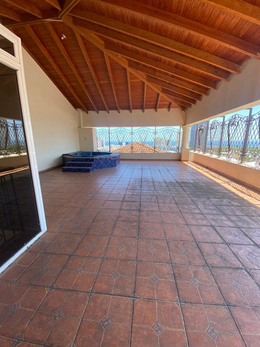 2429- Penthouse En El Real, Sto. Dgo.