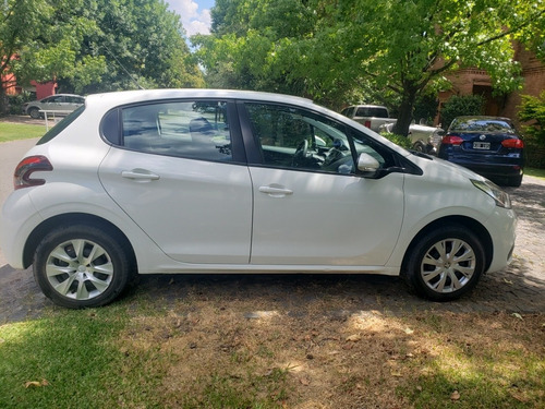 Peugeot 208 1.6 Active 2018