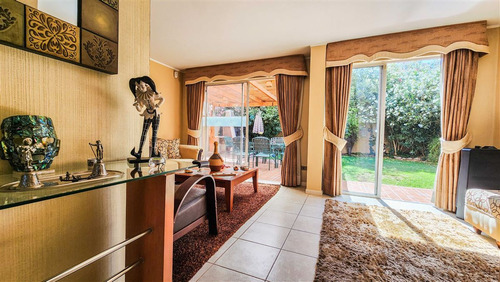 Gran Oportunidad Casa 3 Pisos 4dor. 3est. En Condominio Int