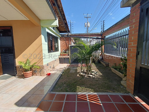 24-13391 Hermosa Casa En Venta, Urb. Los Samanes, Maracay Mord