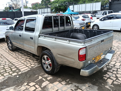 Toyota Hilux 2.4l 4x2