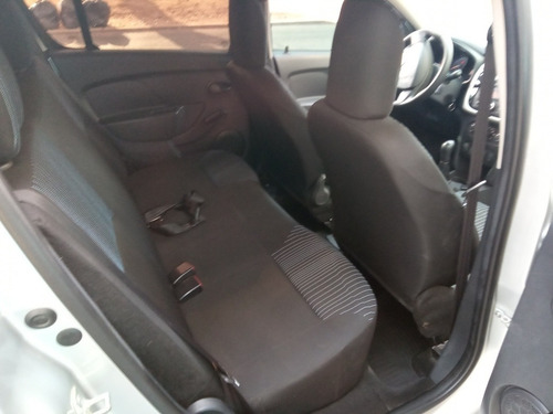 Imagen 6 de 15 de Renault Sandero 2016 1.6 Expression 90cv