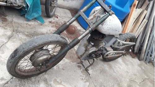 Imagen 14 de 17 de Kawasaki Kz 400 Cm3 De 1975