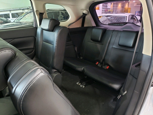 Imagem 10 de 13 de Mitsubishi Outlander Outlander 3.0/ Gt 3.0 V6 Aut. Gasolina
