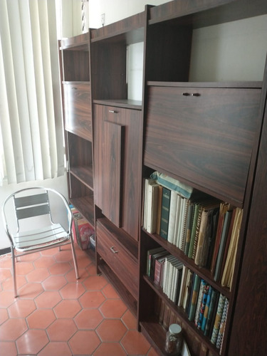 Practico Mueble Biblioteca, Con Escritorio, Esta En Caracas