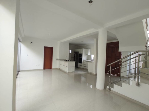 Imagen 3 de 14 de Townhouse En Venta Naguanagua Sector Manantial Gavip