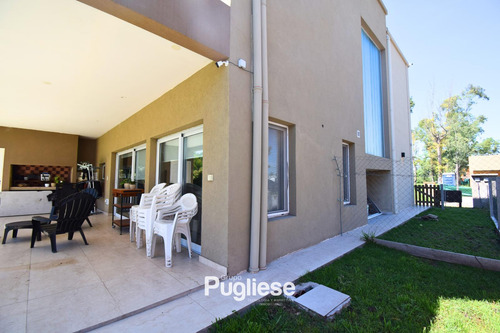 Casa 5 Ambientes En Francisco Alvarez Moreno