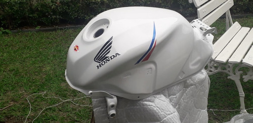 Imagem 1 de 11 de Tanque Cb 650f 2015
