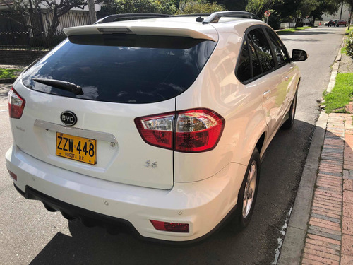 Byd S6 2400cc Glx Mt Techo