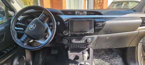 Imagen 13 de 13 de Toyota Hilux 2018 2.8 Cd Srv 177cv 4x2 At