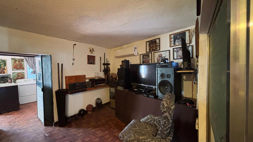 Casa De Una Planta En La Colonia Aleman