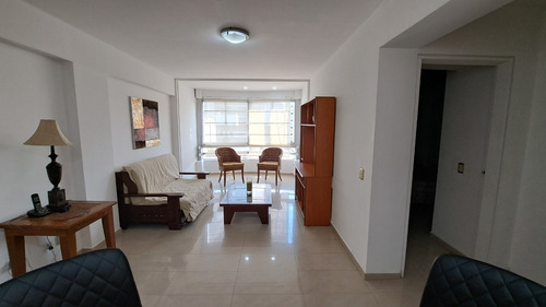 Alquilo Lindo Apartamento Palos Grandes Amoblado 1 Habitacion 1 Baño Aire Acondicionado 1 Puesto Techado Pozo Propio Vigilancia Ratzina