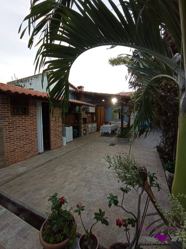 Imagem 11 de 15 de Maravilhosa Casa De 2 Quartos, Sendo 1 Suíte Com Piscina! - 107