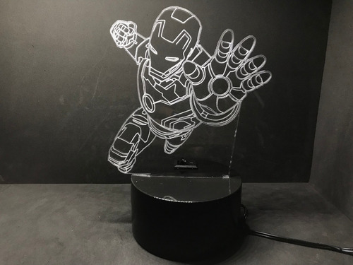 Imagem 2 de 2 de Luminária Led 3d Homem De Ferro Voando Vingadores Iron Man