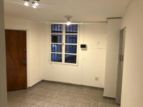 Imagen 3 de 7 de Departamento En Alquiler De 2 Dormitorios En El Centro