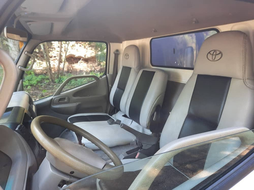 Imagen 11 de 15 de Toyota Camion Dyna Cava Refrigerada