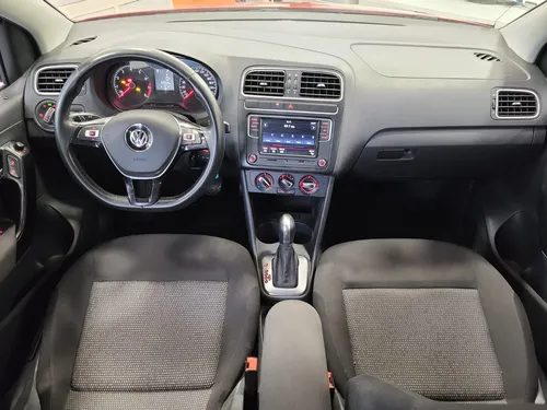 Volkswagen Polo 5p Comfortline Plus L4/1.6 Aut