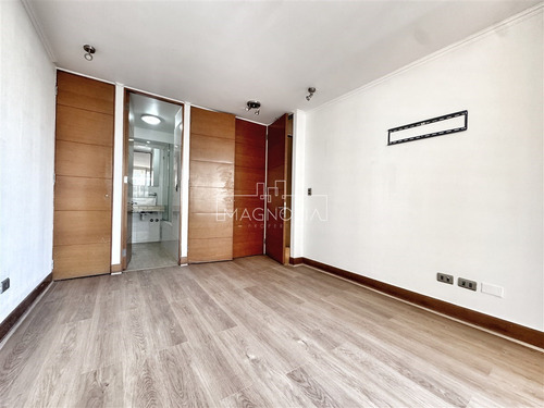 Departamento En Arriendo De 2 Dorm. En Las Condes