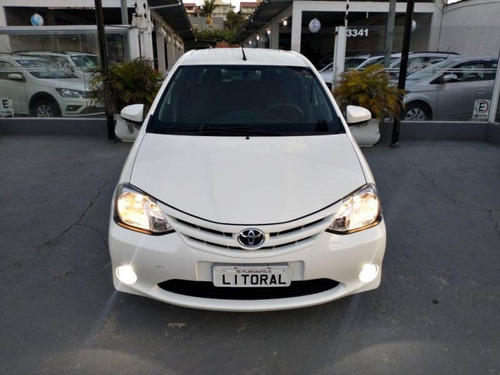Imagem 3 de 13 de Toyota Etios X 1.3 16v