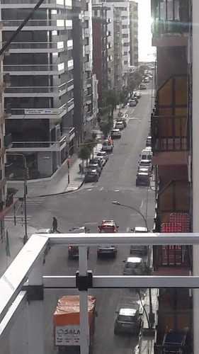 Imagen 19 de 22 de Departamento De 4 Ambientes - A La Calle - Catamarca 1100