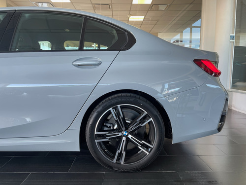BMW Serie 3 3.0 330i Sedan Sport 252cv