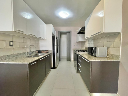 Piantini - Alquilo Apartamento Amueblado En Piantini | 1 Habitación | 1.5 Baños | 1 Parqueo | Us$1,400