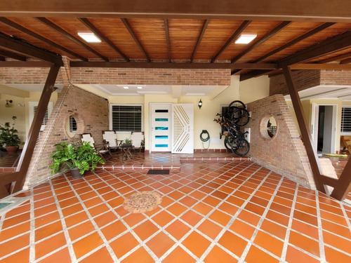 Imagen 18 de 21 de Rosaura Cortez Vende Town House En San Diego Res. Villa Jardin