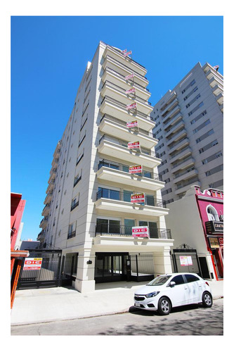 Excelente Cochera Cubierta En Planta Baja Sobre Av. Maipu - Venta - Olivos