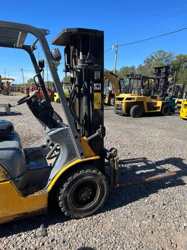 Autoelevador Cat Dp25n 2500kg 2.5tn