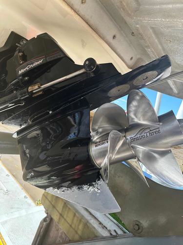 Imagen 8 de 13 de Lancha Quicksilver 2400 Mercruiser V8 260 Hp Pata Duoprop