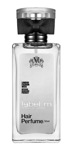 Perfume con el cuerpo de un hombre sale