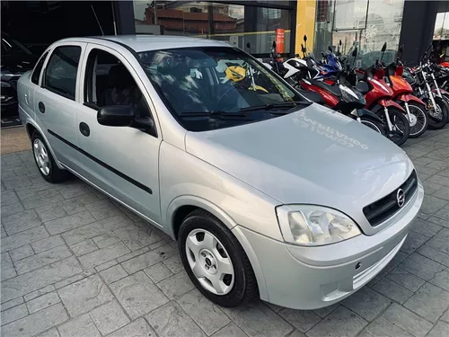 Corsa Sedan 1.8 MPFI 8V 102cv 4p