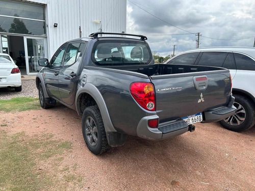 Imagen 3 de 3 de Mitsubishi L200 2016 2.4 Cuero