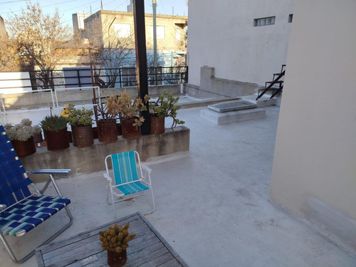 Casa En Venta - 2 Dormitorios 3 Baños - Cochera - 143mts2 - Villa Ballester